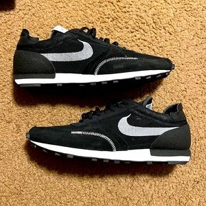 Nike Mens Size 13 black mesh side panel casual shoe